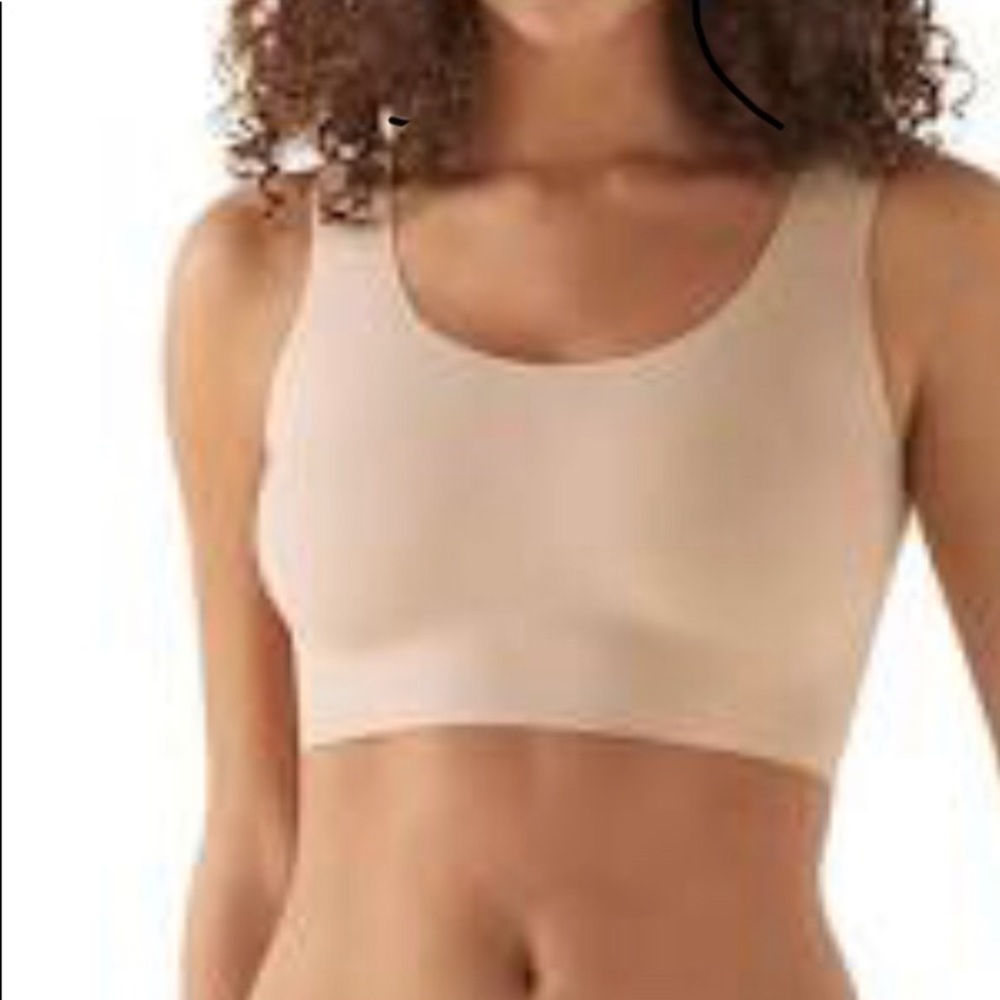 True &Co BRA large. Off white. Removable cups